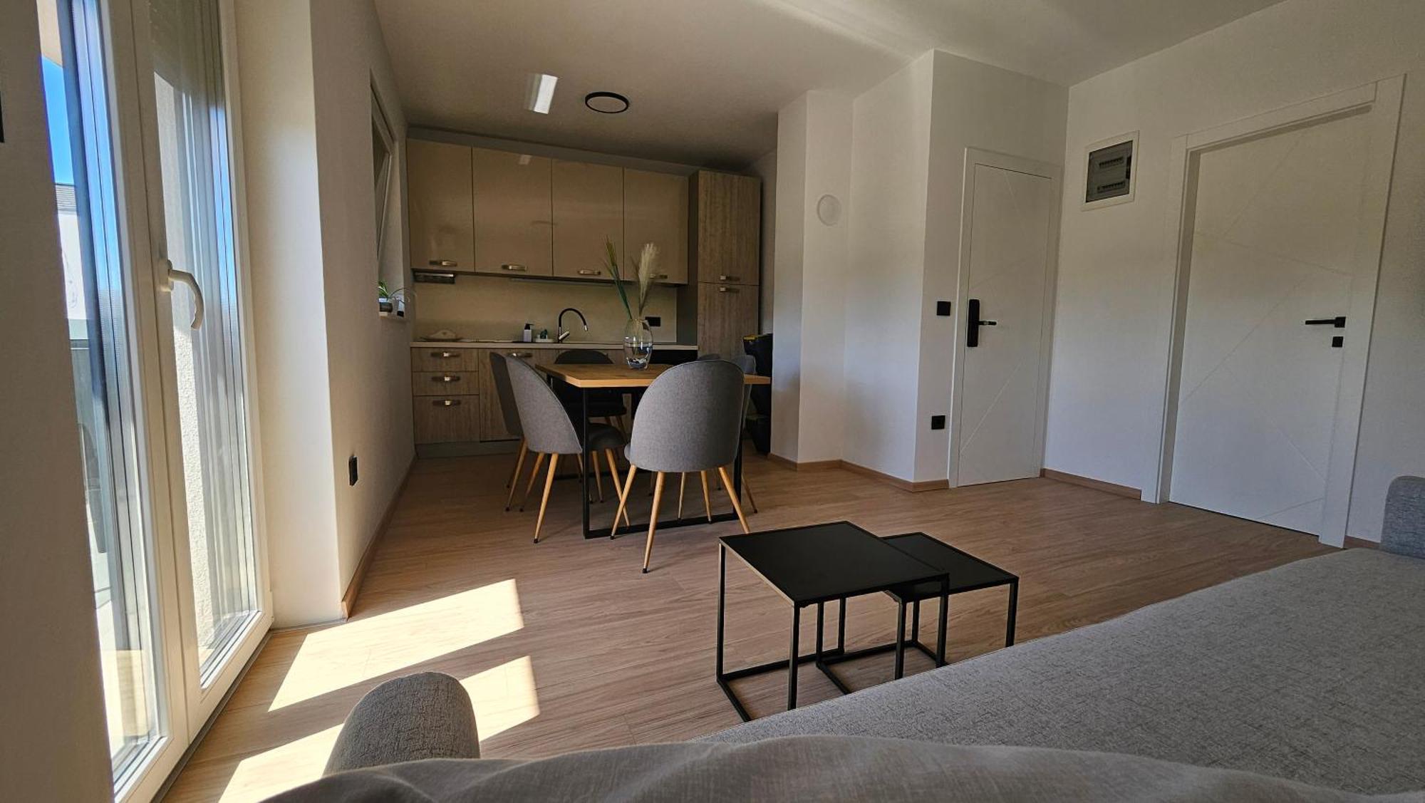 Richi Rooms & App Funtana Luaran gambar