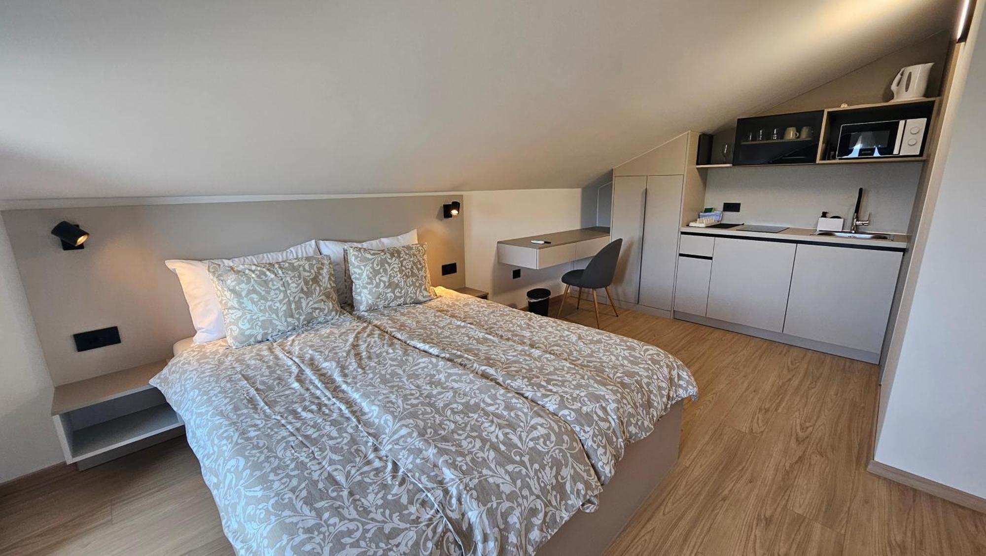 Richi Rooms & App Funtana Luaran gambar